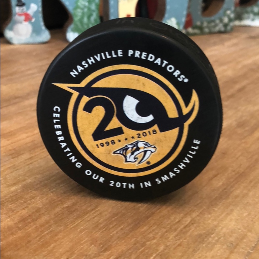Special Edition Nashville Predators 20 Yr Puck